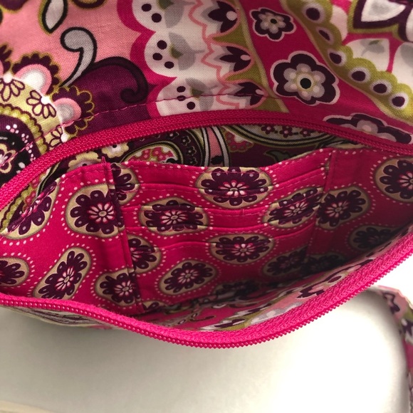 Vera Bradley Very Berry multicolor floral messenger flap crossbody bag - Picture 4 of 8